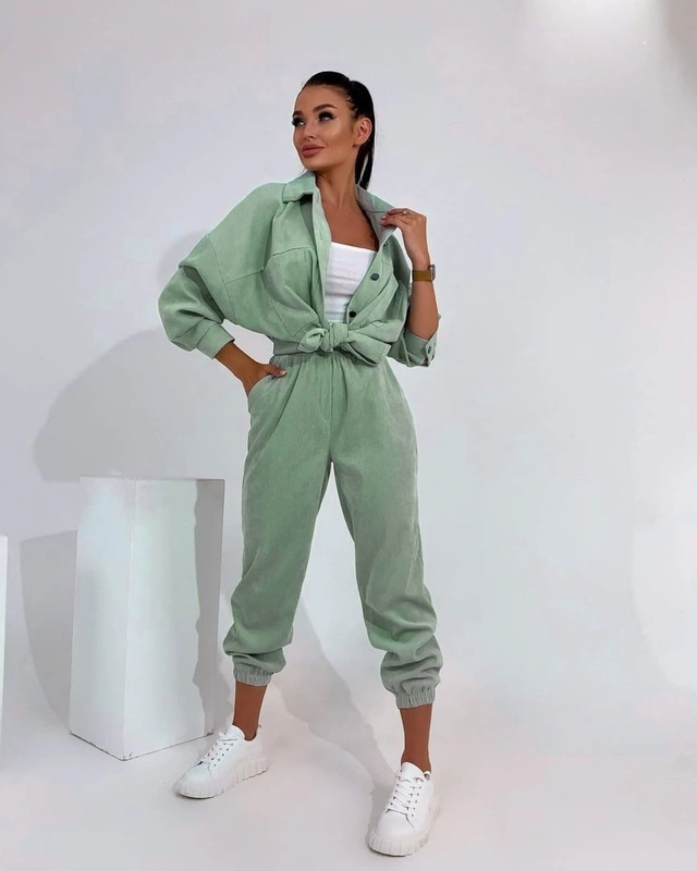 Костюм женский