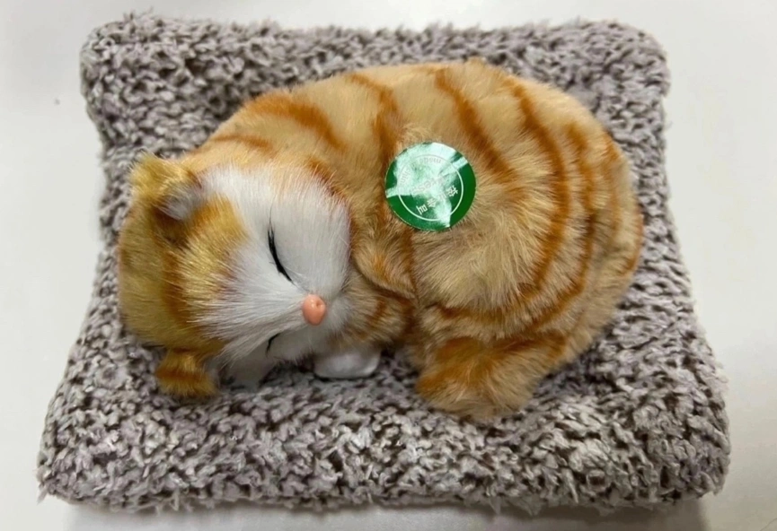 Котенок на коврике 47940