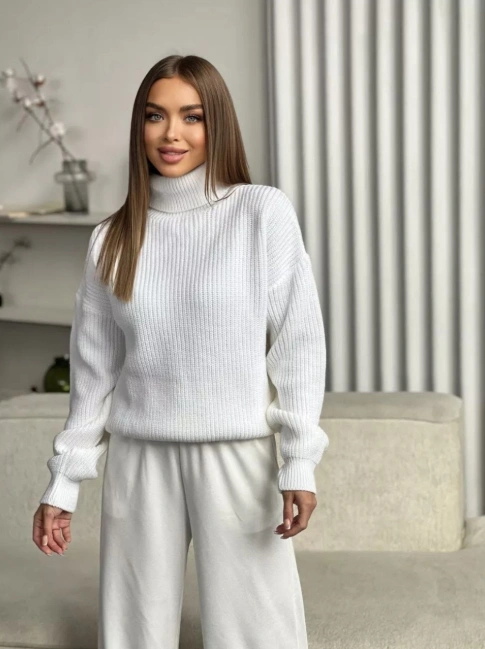 Свитер женский