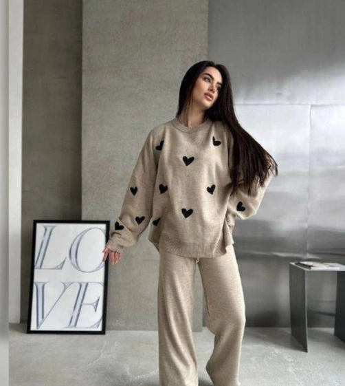 Костюм женский