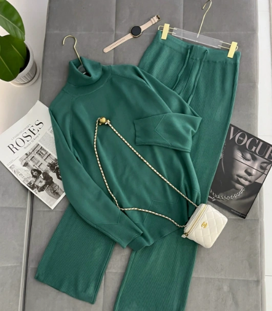 Костюм женский