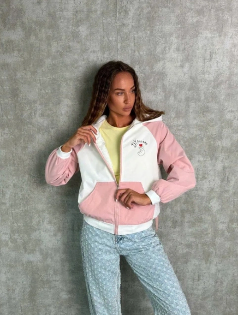 Ветровка женская