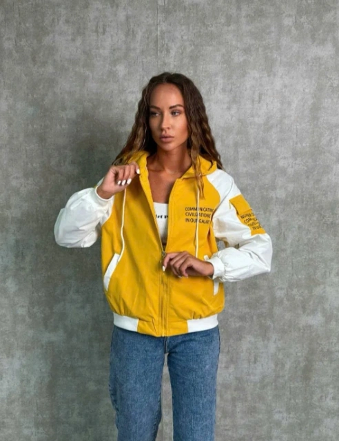 Ветровка женская