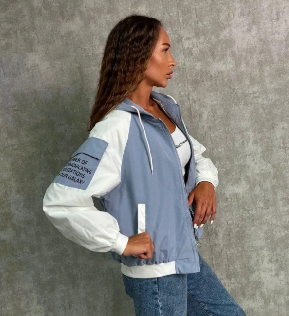 Ветровка женская