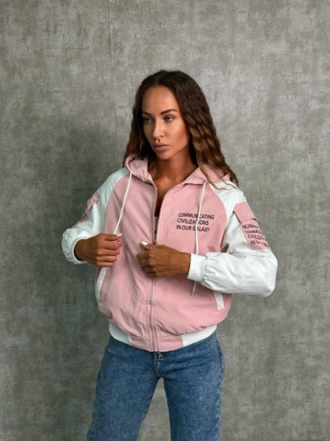 Ветровка женская