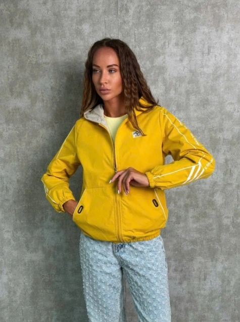 Ветровка женская