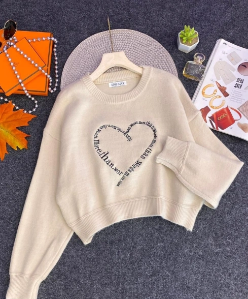 Свитер женский