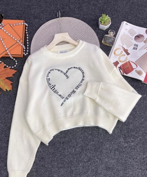 Свитер женский