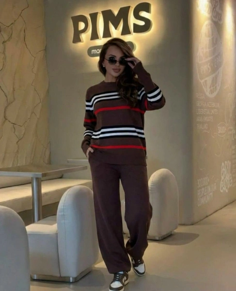 Костюм женский