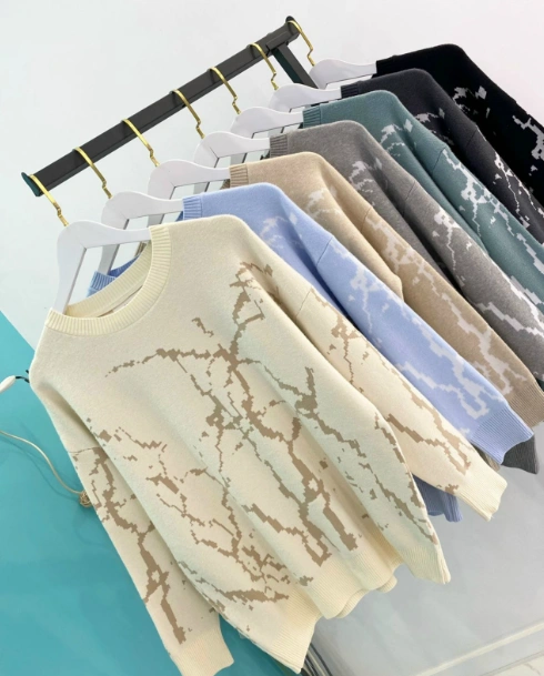 Свитер женский